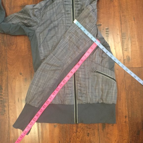 Lululemon Run: Back On Track Jacket - Picture 13 of 16